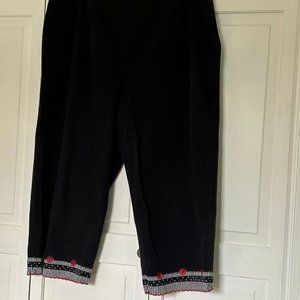 Style & Co. 20W Black Capris
